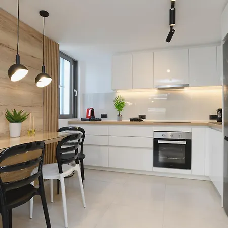 Castelo View Luxury 아파트 *